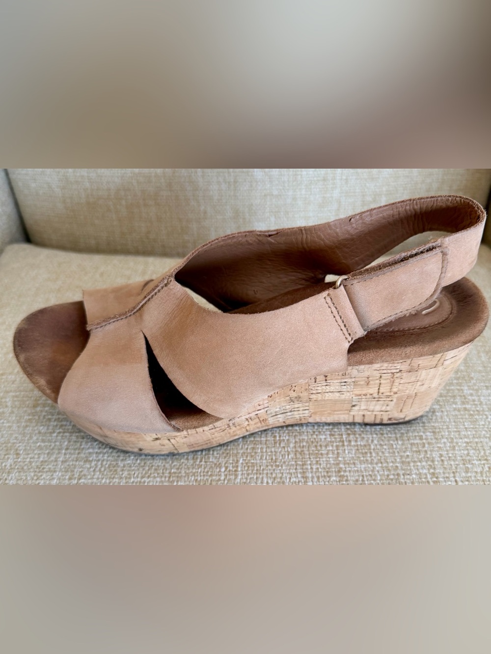 Clark’s Artisan Women’s Beige Tan Nude Leather Suede Cork Wedge Sandals 9M